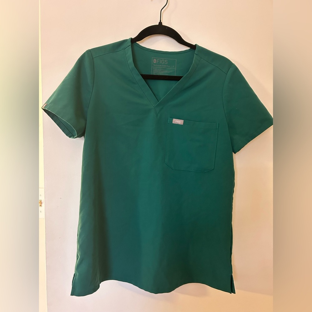 Figs Hunter Green Catarina One-Pocket Scrub Top